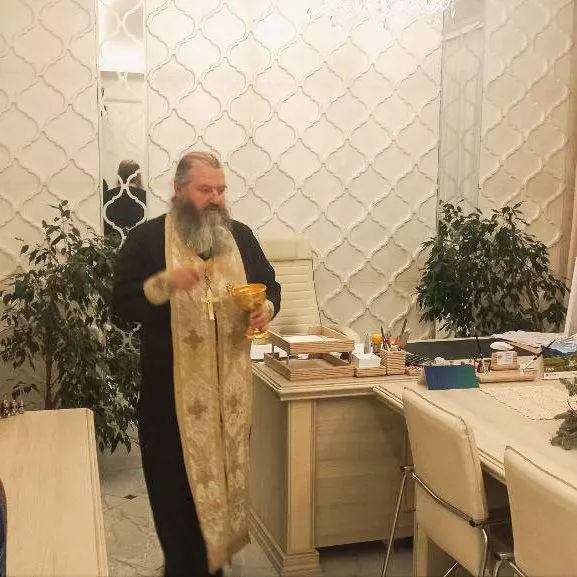 Отец Иоанн освятил офис АО «Агропромтехника»